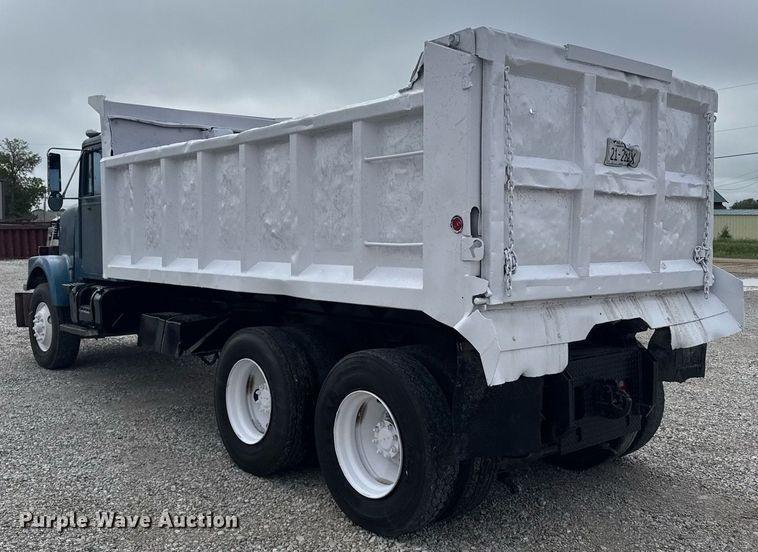 image for item EG6523 1989 International 9300 Eagle dump truck