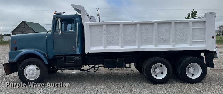 image for item EG6523 1989 International 9300 Eagle dump truck