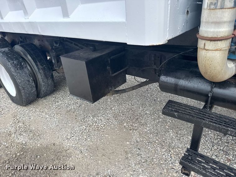 image for item EG6523 1989 International 9300 Eagle dump truck