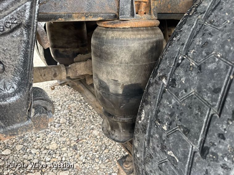 image for item EG6523 1989 International 9300 Eagle dump truck