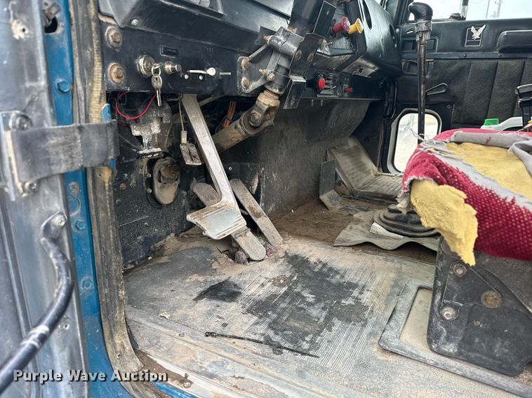 image for item EG6523 1989 International 9300 Eagle dump truck