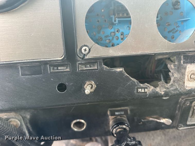 image for item EG6523 1989 International 9300 Eagle dump truck