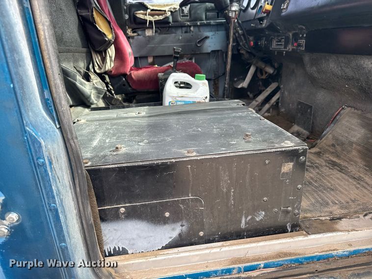 image for item EG6523 1989 International 9300 Eagle dump truck