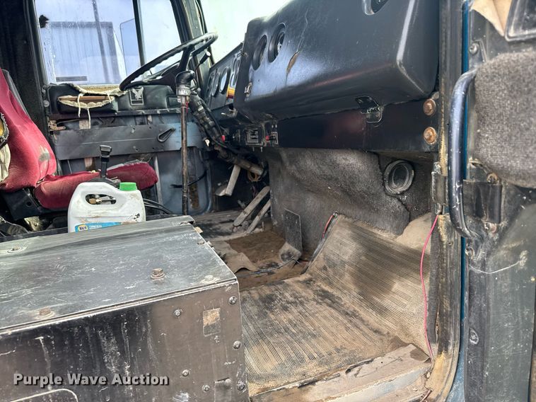 image for item EG6523 1989 International 9300 Eagle dump truck