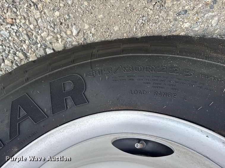 image for item EG6523 1989 International 9300 Eagle dump truck