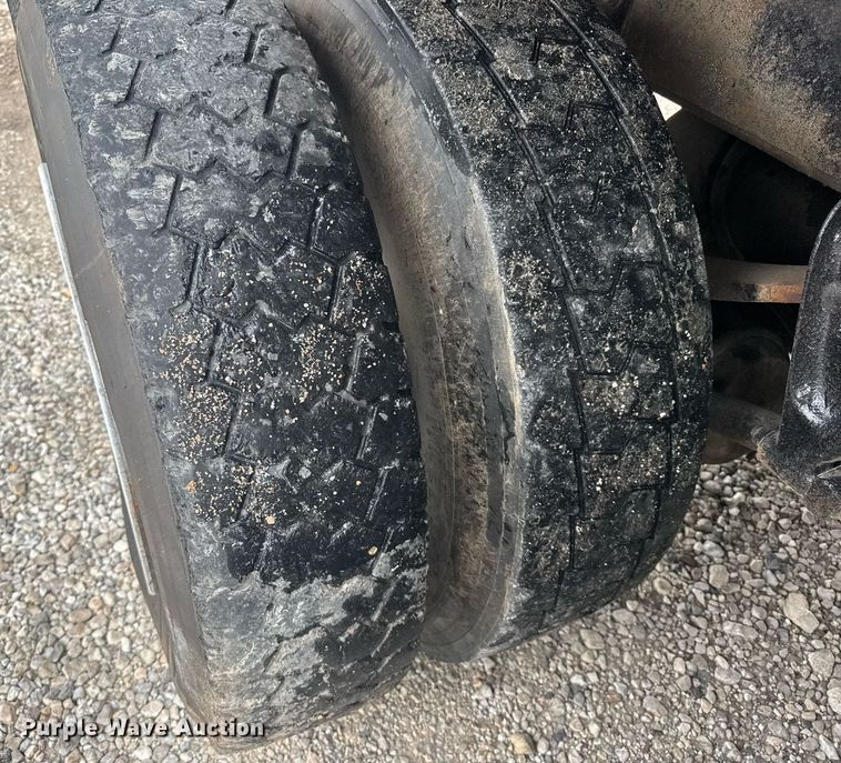 image for item EG6523 1989 International 9300 Eagle dump truck