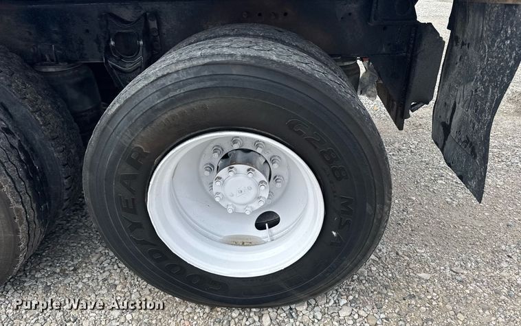 image for item EG6523 1989 International 9300 Eagle dump truck