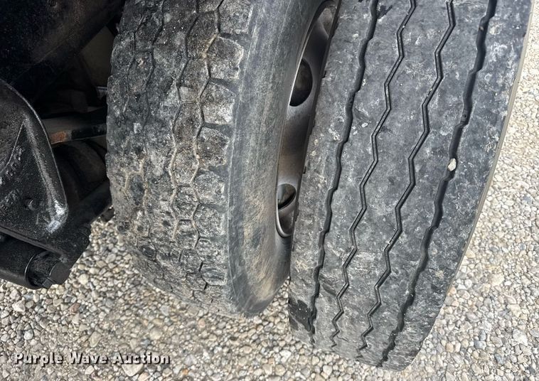 image for item EG6523 1989 International 9300 Eagle dump truck