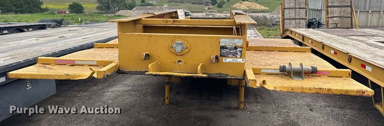 image for item EG6564 1979 Fruehauf C25L-32 drop deck equipment trailer