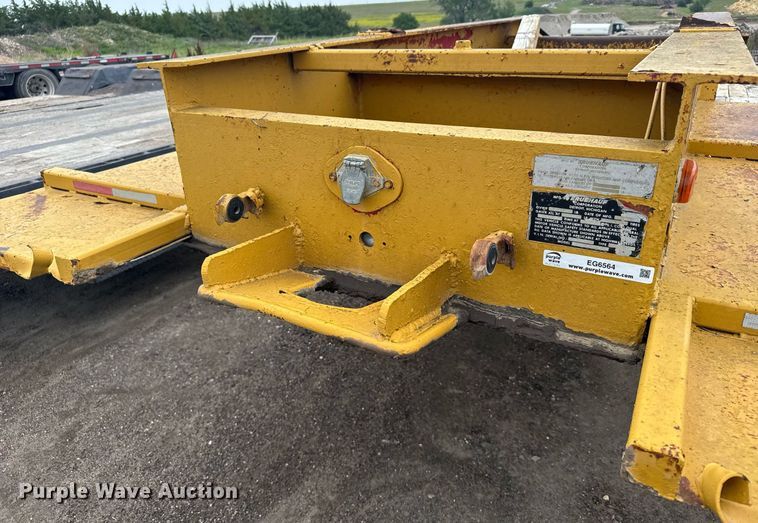 image for item EG6564 1979 Fruehauf C25L-32 drop deck equipment trailer