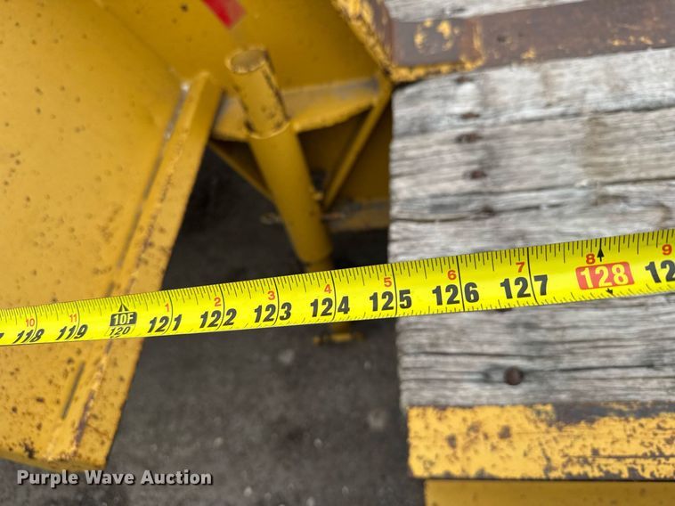 image for item EG6564 1979 Fruehauf C25L-32 drop deck equipment trailer