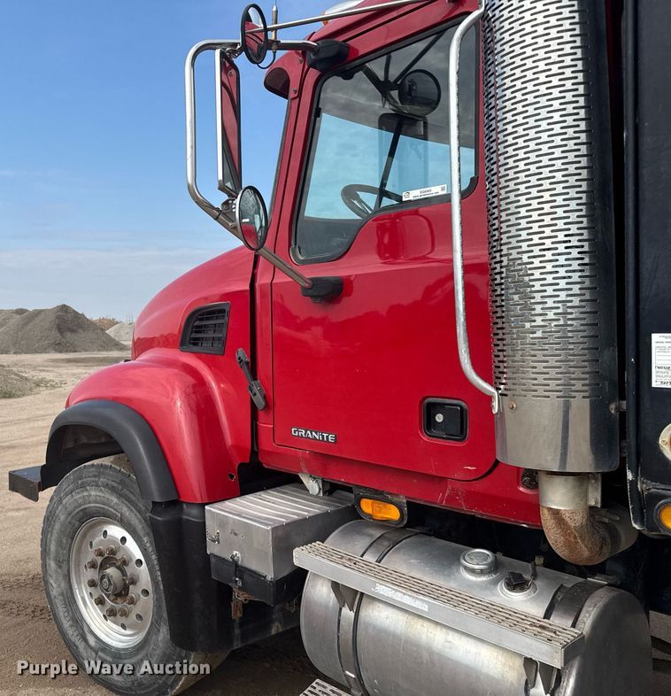 image for item EG6565 2005 Mack CV713 dump truck