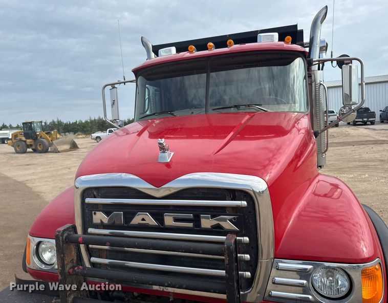 image for item EG6565 2005 Mack CV713 dump truck