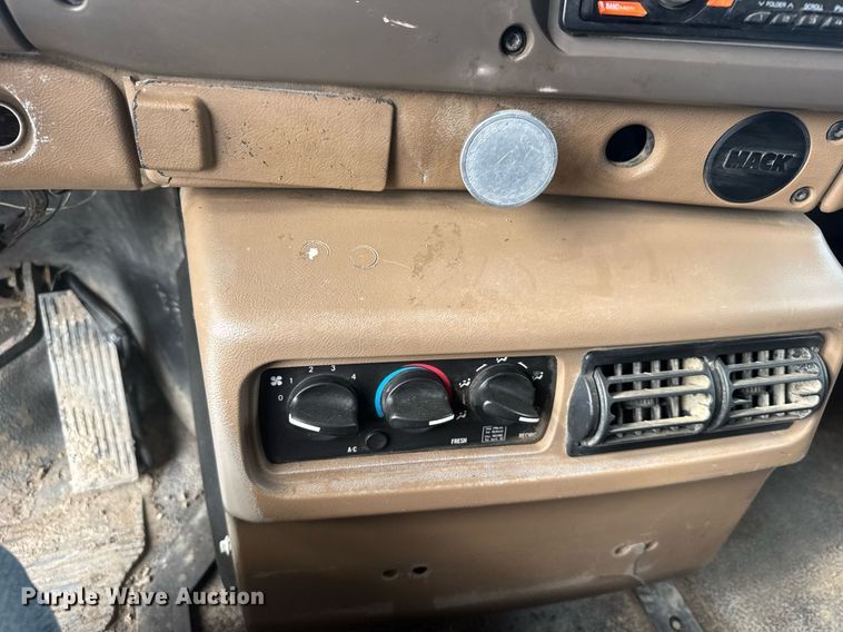 image for item EG6565 2005 Mack CV713 dump truck