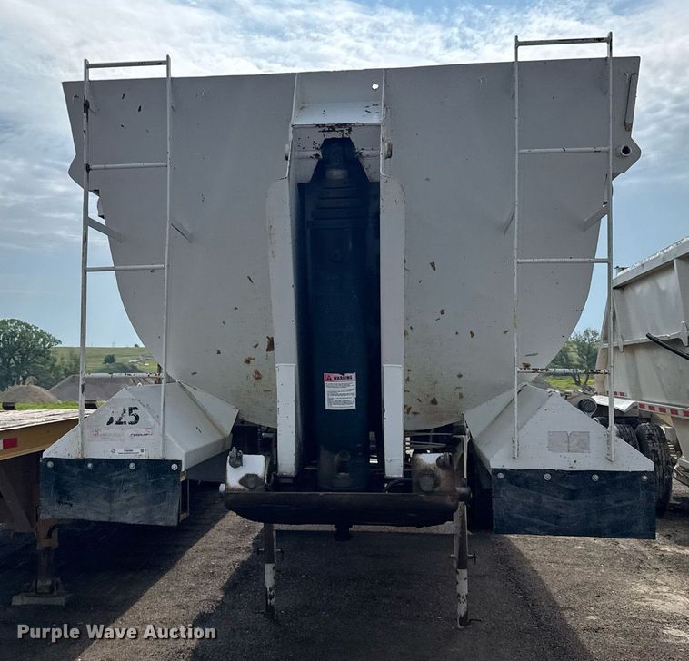 image for item EG6566 1997 Western end dump trailer