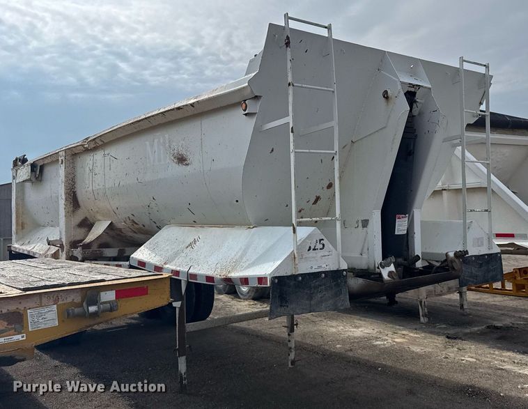 image for item EG6566 1997 Western end dump trailer