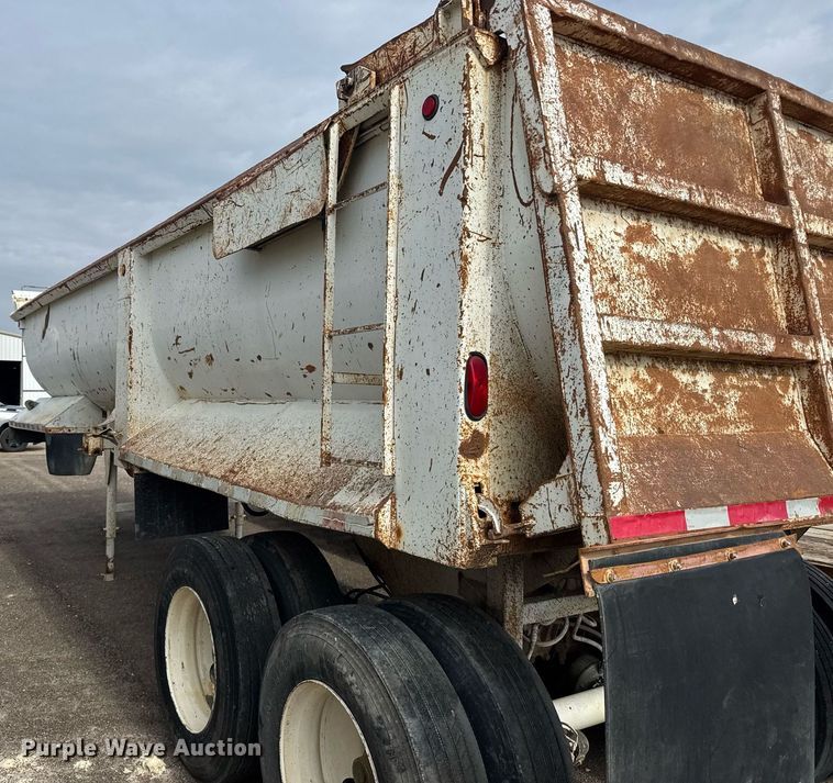 image for item EG6566 1997 Western end dump trailer