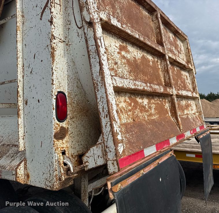 image for item EG6566 1997 Western end dump trailer