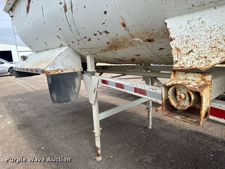 image for item EG6566 1997 Western end dump trailer