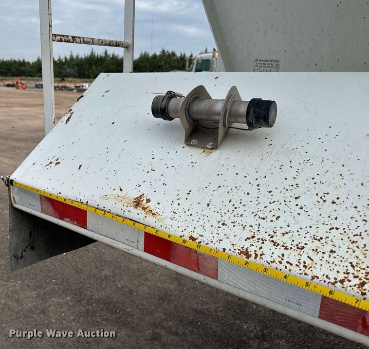 image for item EG6566 1997 Western end dump trailer