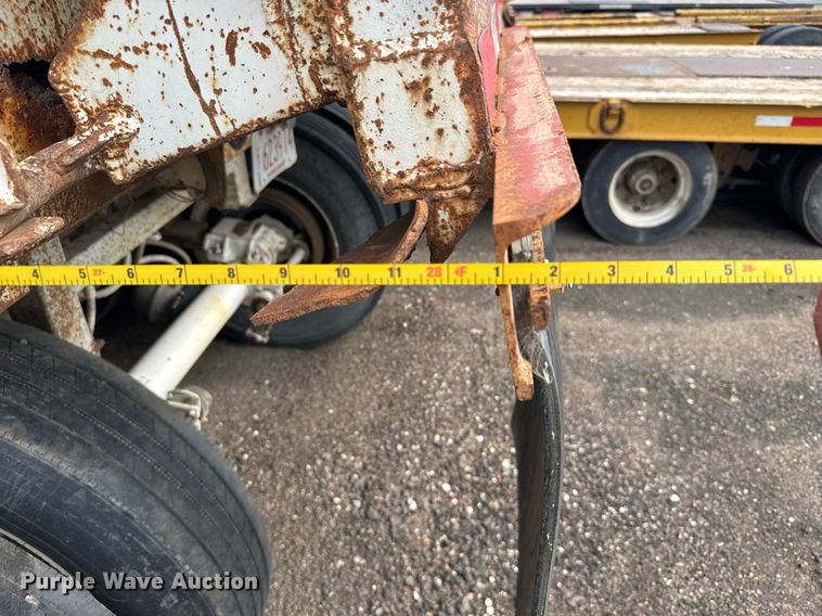 image for item EG6566 1997 Western end dump trailer