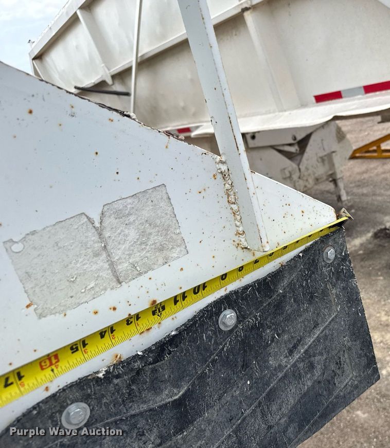 image for item EG6566 1997 Western end dump trailer