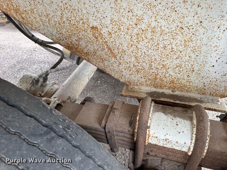 image for item EG6566 1997 Western end dump trailer