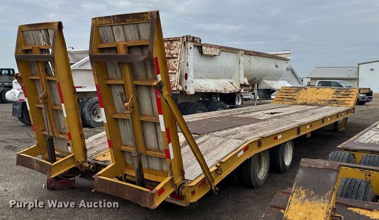 image for item EG6567 2008 Kaufman drop deck equipment trailer