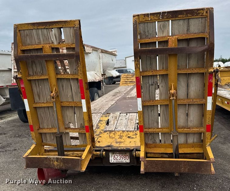 image for item EG6567 2008 Kaufman drop deck equipment trailer