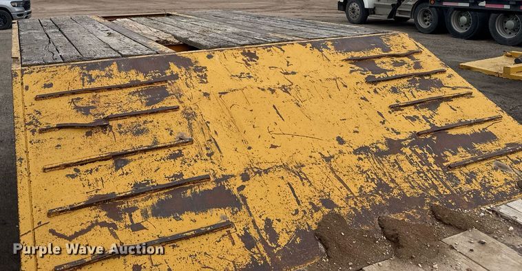 image for item EG6567 2008 Kaufman drop deck equipment trailer