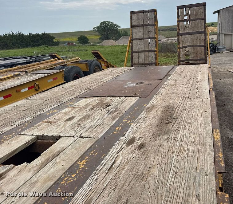 image for item EG6567 2008 Kaufman drop deck equipment trailer