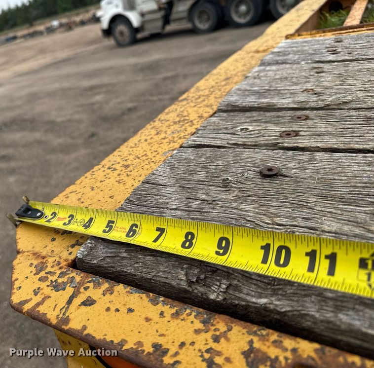 image for item EG6567 2008 Kaufman drop deck equipment trailer