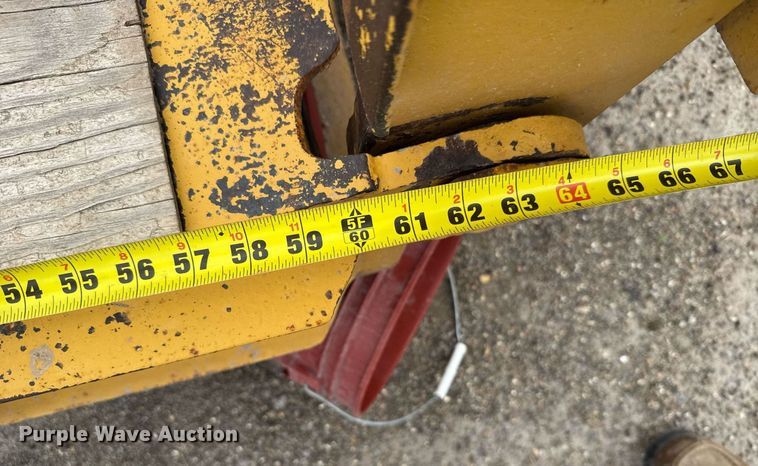 image for item EG6567 2008 Kaufman drop deck equipment trailer