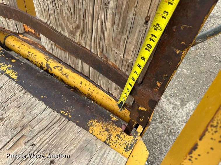 image for item EG6567 2008 Kaufman drop deck equipment trailer