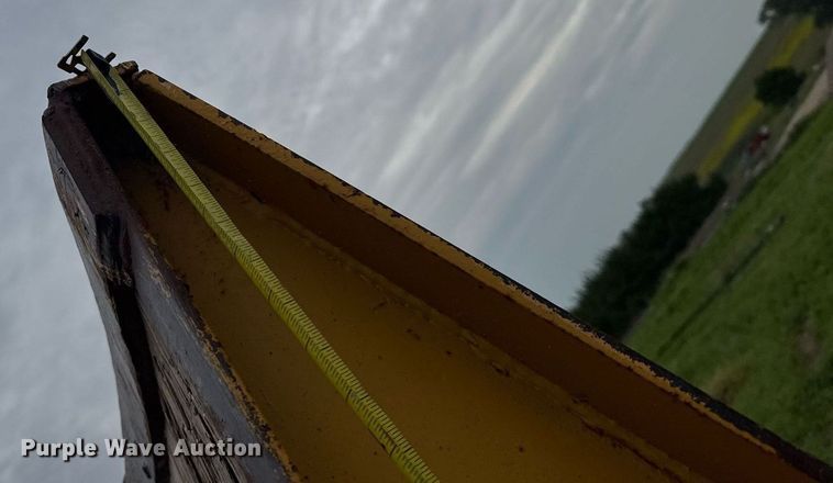 image for item EG6567 2008 Kaufman drop deck equipment trailer