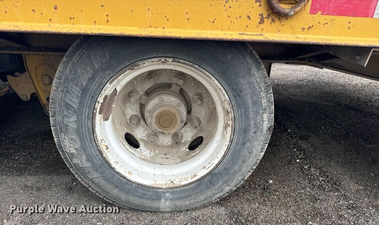 image for item EG6567 2008 Kaufman drop deck equipment trailer