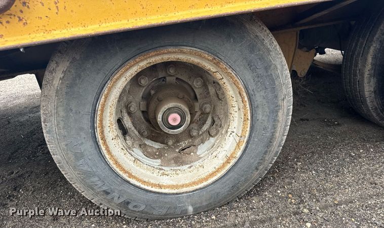 image for item EG6567 2008 Kaufman drop deck equipment trailer