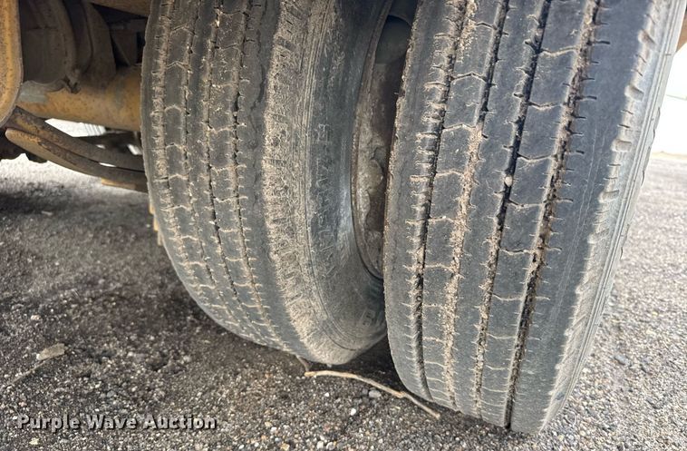 image for item EG6567 2008 Kaufman drop deck equipment trailer