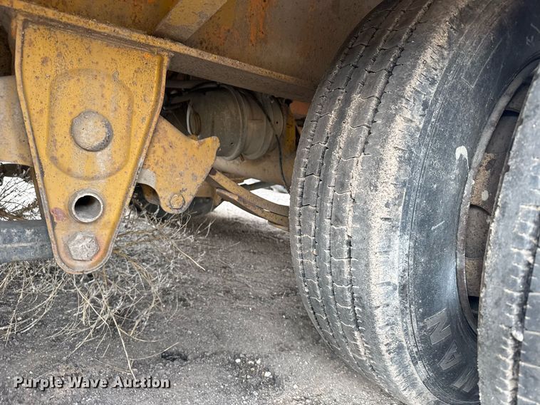 image for item EG6567 2008 Kaufman drop deck equipment trailer