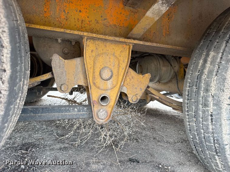 image for item EG6567 2008 Kaufman drop deck equipment trailer