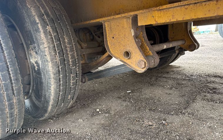 image for item EG6567 2008 Kaufman drop deck equipment trailer