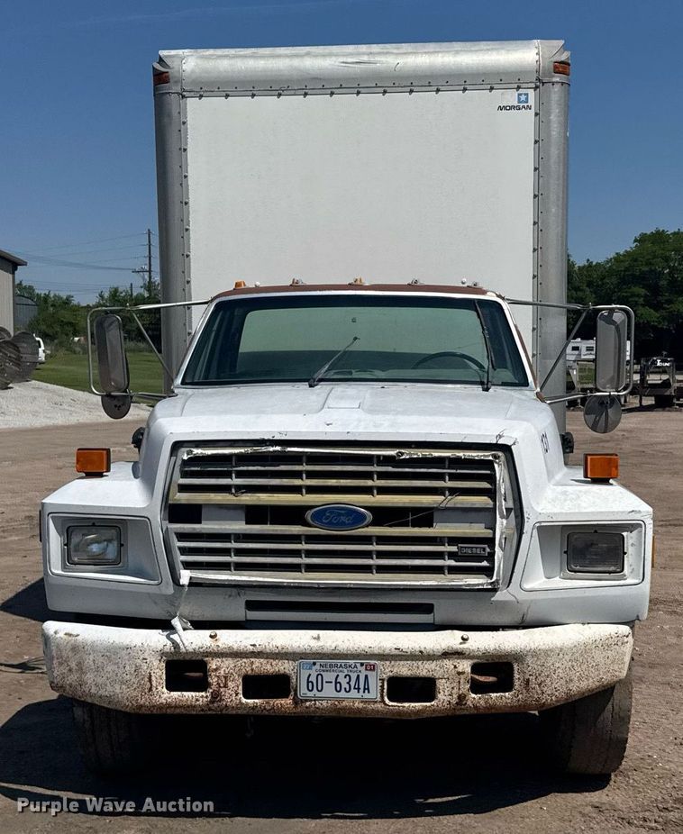 image for item EG6580 1991 Ford F700 box truck