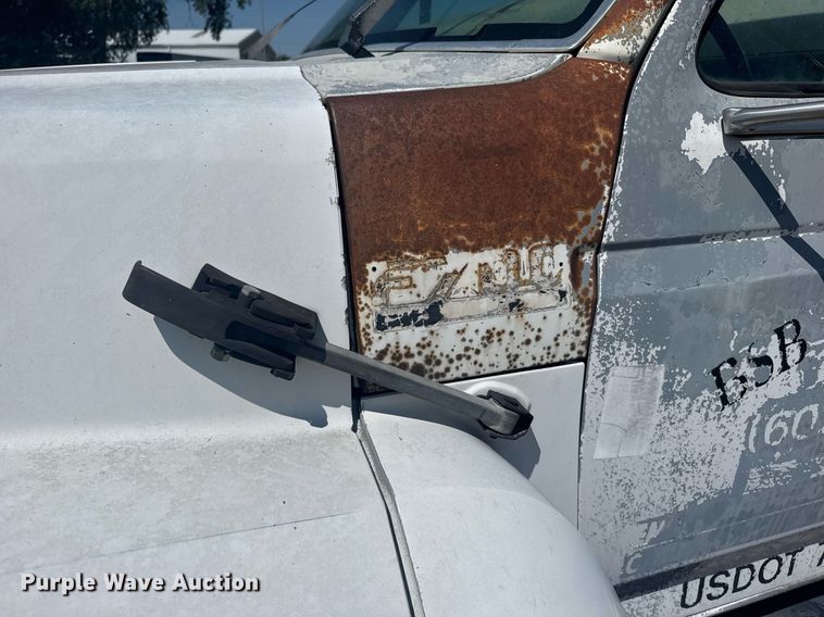 image for item EG6580 1991 Ford F700 box truck