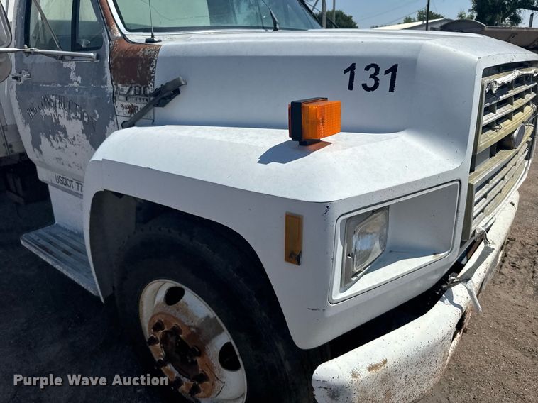 image for item EG6580 1991 Ford F700 box truck