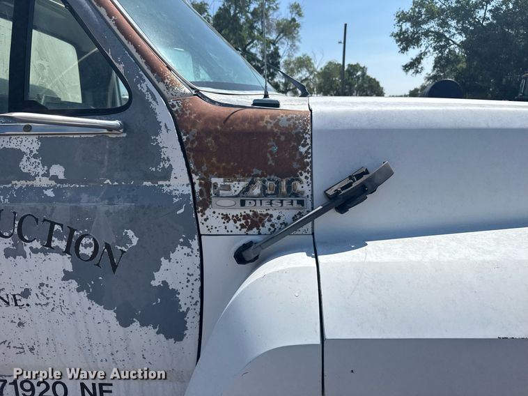 image for item EG6580 1991 Ford F700 box truck