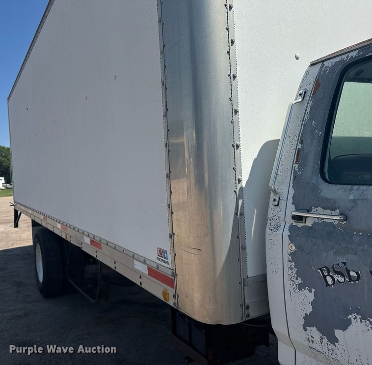 image for item EG6580 1991 Ford F700 box truck