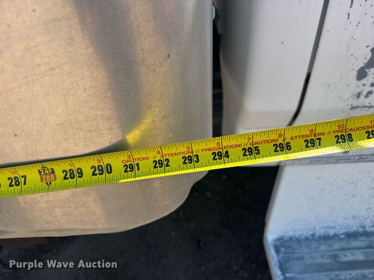 image for item EG6580 1991 Ford F700 box truck