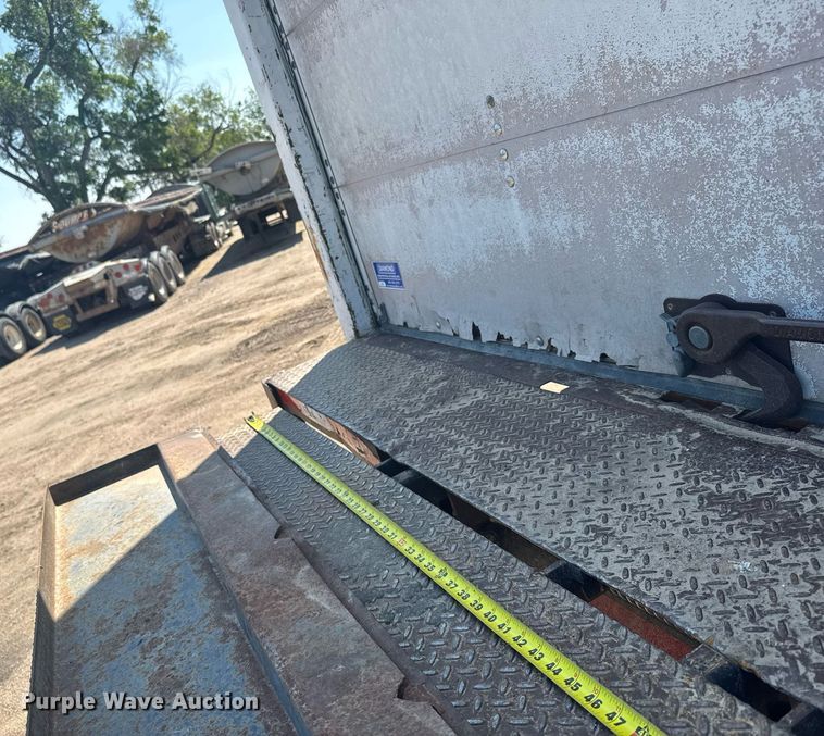 image for item EG6580 1991 Ford F700 box truck