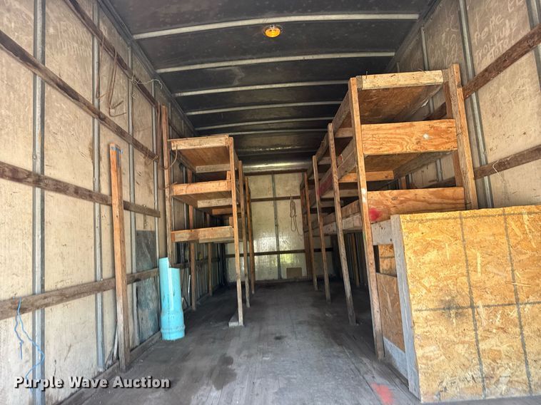 image for item EG6580 1991 Ford F700 box truck