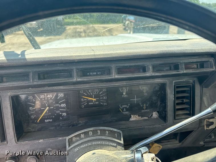 image for item EG6580 1991 Ford F700 box truck